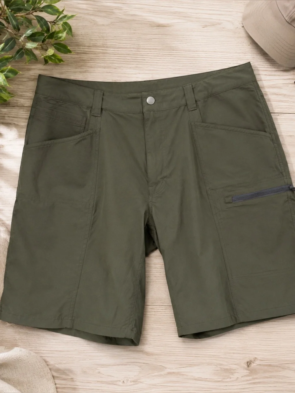 The North Face Men’s Olive Utility Hiking Hybrid Shorts 32